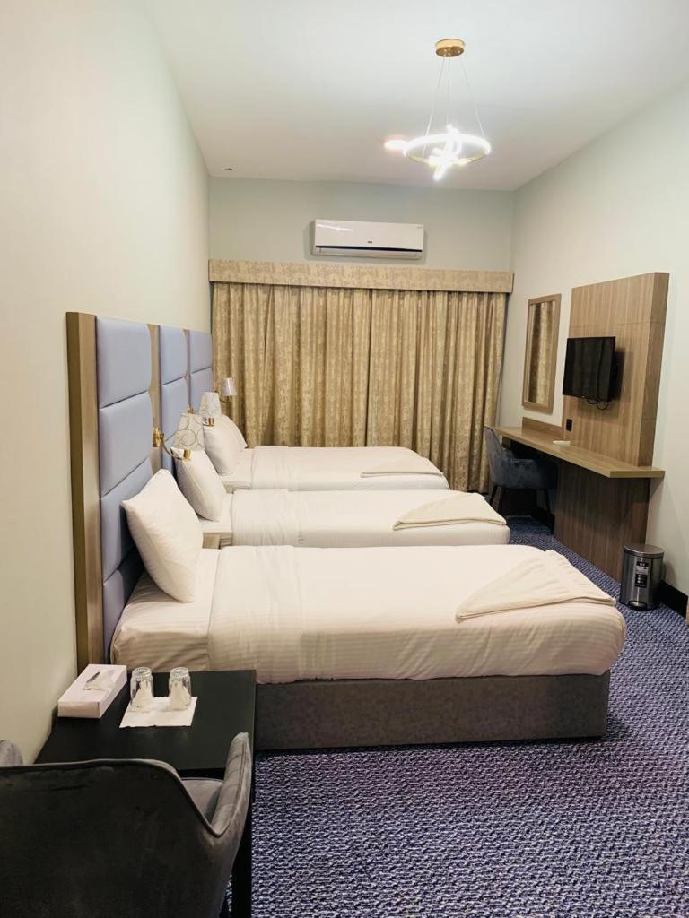 Silver Sand Hotel Дубай Екстериор снимка